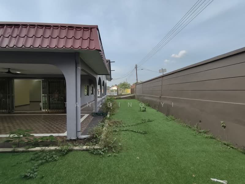 Bungalow for Rent in Johor Bahru (Johor) - Tan Bing Yi - Exterior - PropertyGuru.com.my