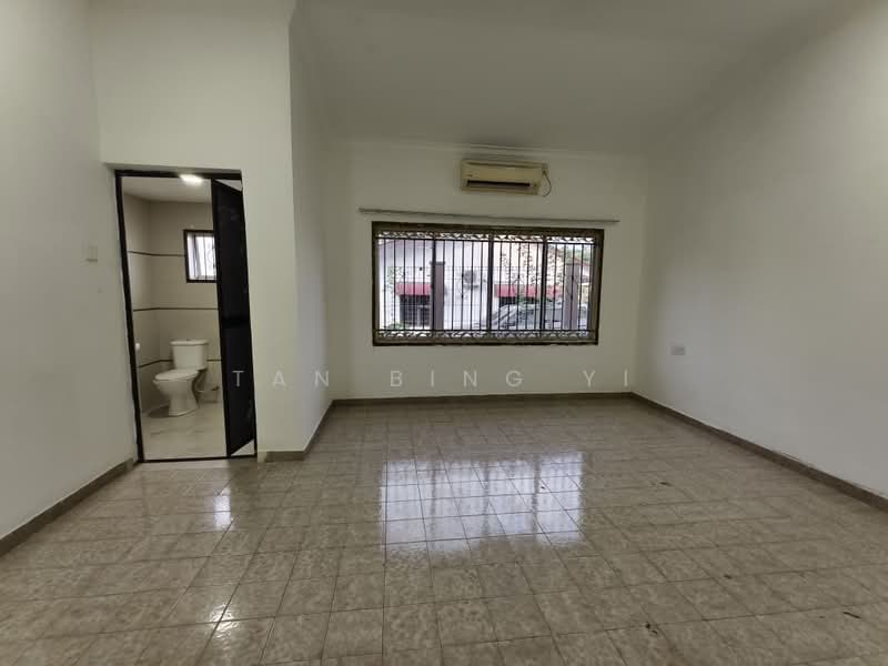 Bungalow for Rent in Johor Bahru (Johor) - Tan Bing Yi - Bathroom - PropertyGuru.com.my