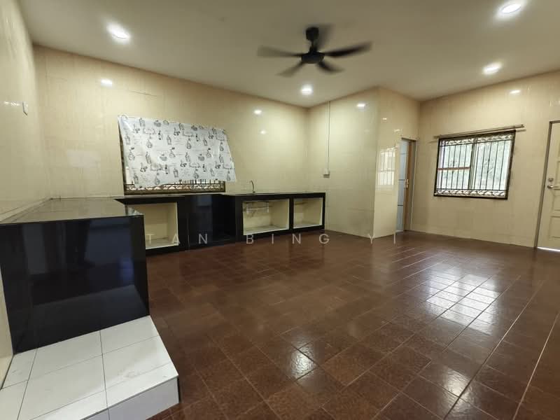 Bungalow for Rent in Johor Bahru (Johor) - Tan Bing Yi - Kitchen - PropertyGuru.com.my