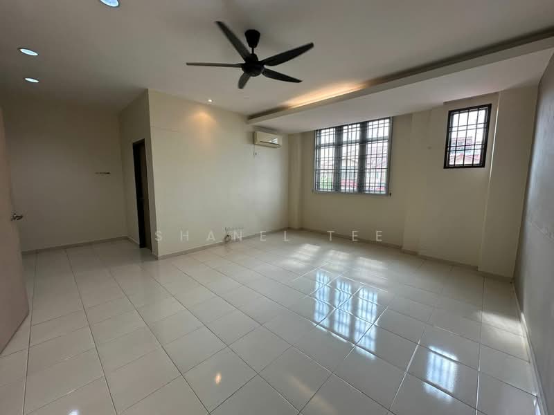 2-storey Terraced House for Sale in Kluang (Johor) - Shanel Tee - Living Room - PropertyGuru.com.my