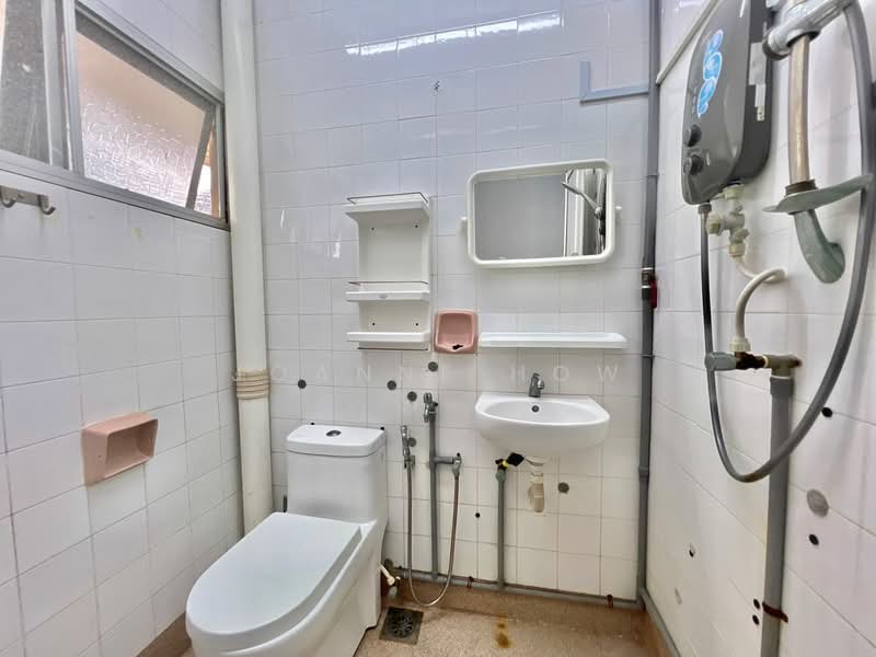 Pangsapuri untuk Disewa di Hilir Kota 1 Apartment - Joanne How - Bathroom - PropertyGuru.com.my