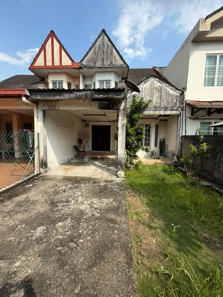 Rumah Teres 2 Tingkat untuk Dijual di Seksyen 8 (Shah Alam) - Noor Zalifa Binti Zakaria - Exterior - PropertyGuru.com.my