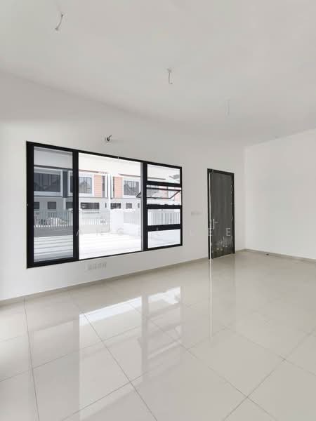 Rumah Teres 2 Tingkat untuk Dijual di Taman Desa Tebrau (Tebrau) - Angel Lee - Living Room - PropertyGuru.com.my