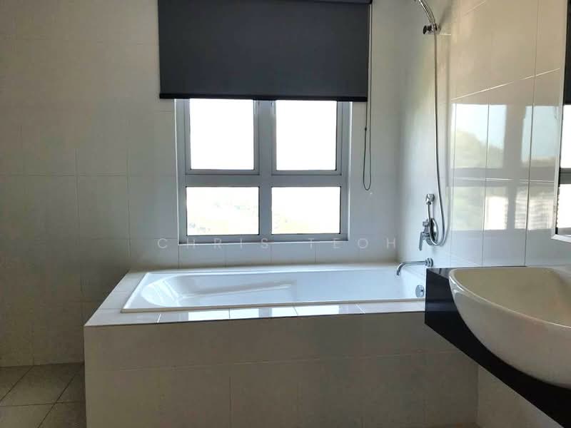 Kondominium untuk Disewa di The Latitude Condominium - Chris Teoh - Bathroom - PropertyGuru.com.my