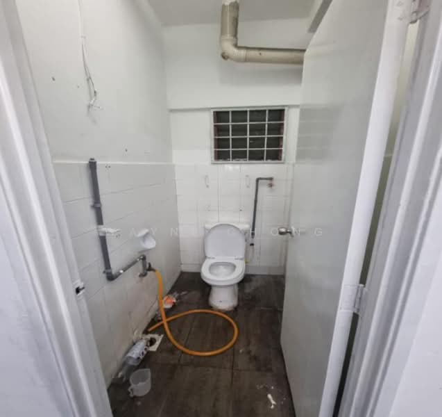 Shop for Rent in Bukit Sentosa (Rawang) - Wayne Chong - Bathroom - PropertyGuru.com.my