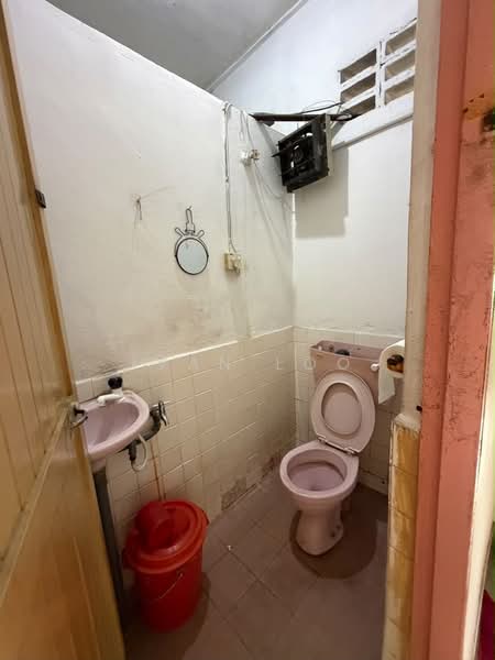 Rumah Teres untuk Dijual di Kepong (Kuala Lumpur) - Ivan Loo - Bathroom - PropertyGuru.com.my