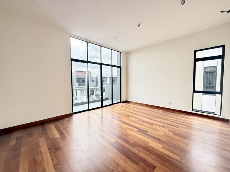 Semi-Detached House for Sale in Taman Sutera Utama (Skudai) - Yik Tat - PropertyGuru.com.my