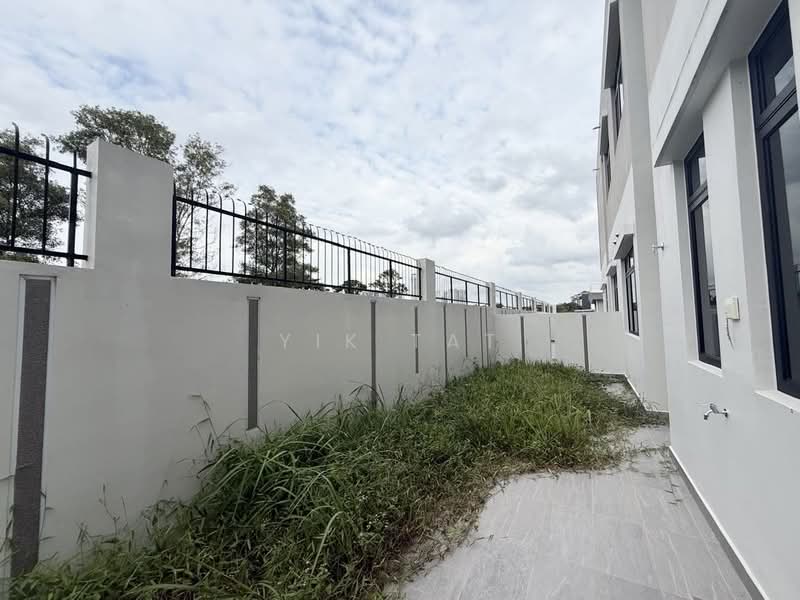 Semi-Detached House for Sale in Taman Sutera Utama (Skudai) - Yik Tat - PropertyGuru.com.my