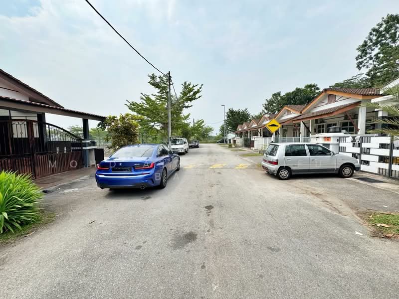 1-storey Terraced House for Sale in Kajang (Selangor) - Mohd Aizat Saiful Bahri - Exterior - PropertyGuru.com.my