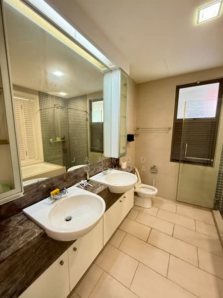 Kondominium untuk Disewa di Ara Hill Condominium - Jarrod Joshua - Bathroom - PropertyGuru.com.my