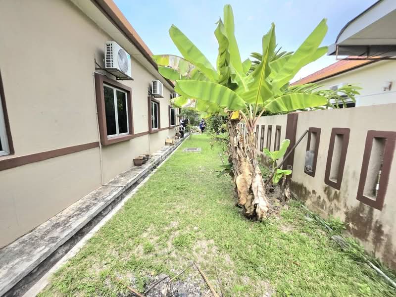 Semi-Detached House for Sale in Shah Alam (Selangor) - Salawati Busro - Exterior - PropertyGuru.com.my