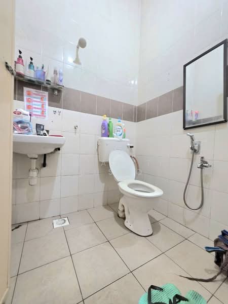 Semi-Detached House for Sale in Shah Alam (Selangor) - Salawati Busro - Bathroom - PropertyGuru.com.my