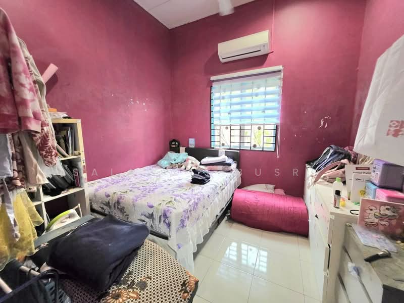 Semi-Detached House for Sale in Shah Alam (Selangor) - Salawati Busro - Bedroom - PropertyGuru.com.my