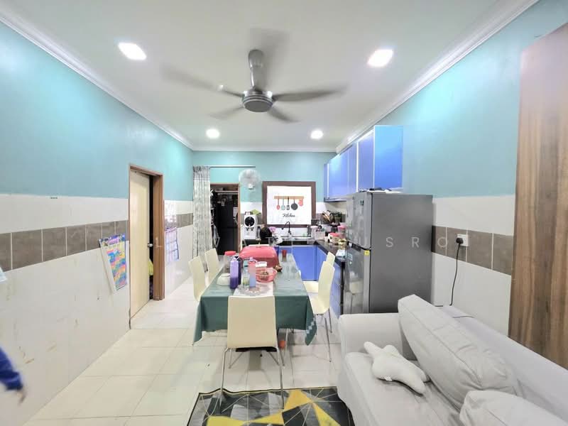 Semi-Detached House for Sale in Shah Alam (Selangor) - Salawati Busro - Kitchen - PropertyGuru.com.my