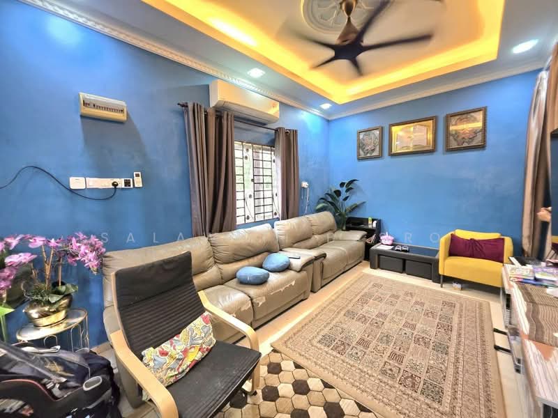 Semi-Detached House for Sale in Shah Alam (Selangor) - Salawati Busro - Living Room - PropertyGuru.com.my