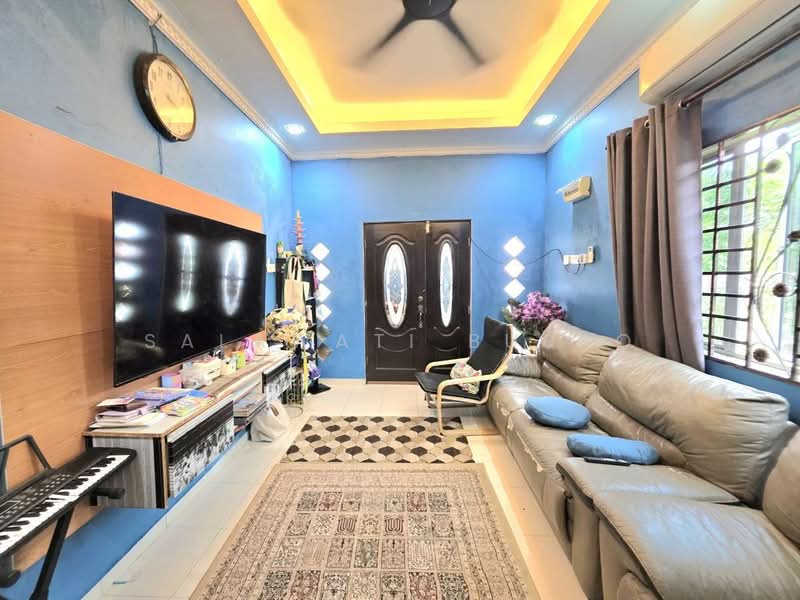 Semi-Detached House for Sale in Shah Alam (Selangor) - Salawati Busro - Living Room - PropertyGuru.com.my