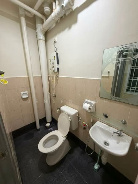 Apartment for Rent at Lake View Suites - Jensen Goh - Bathroom - PropertyGuru.com.my