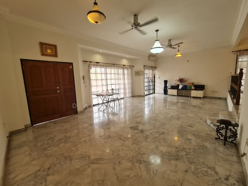 Rumah Berkembar untuk Dijual di Bandar Sungai Long (Selangor) - David Wan - Living Room - PropertyGuru.com.my