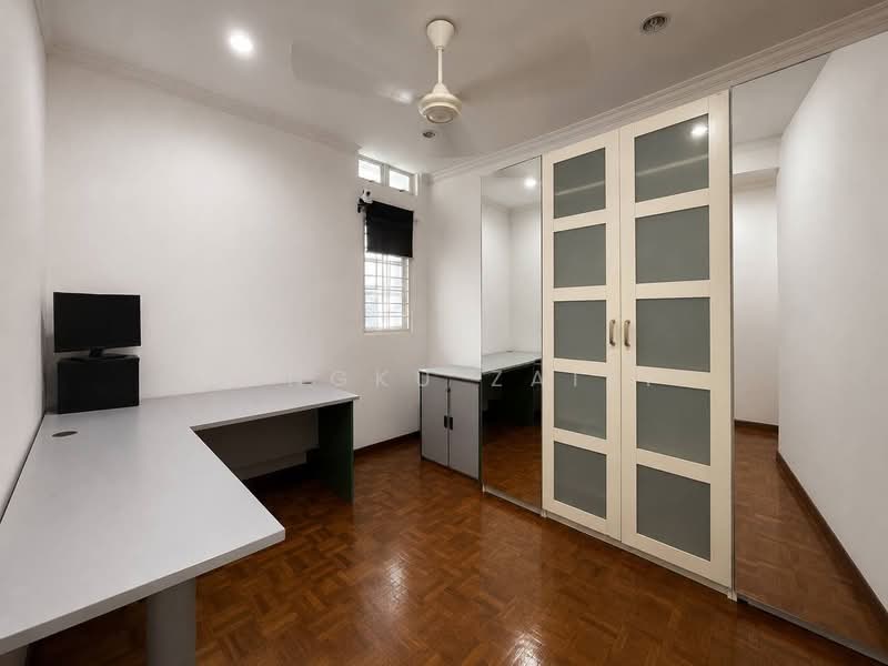 Rumah Teres untuk Dijual di Usj 2 (Subang Jaya) - Tengku Zairi - PropertyGuru.com.my