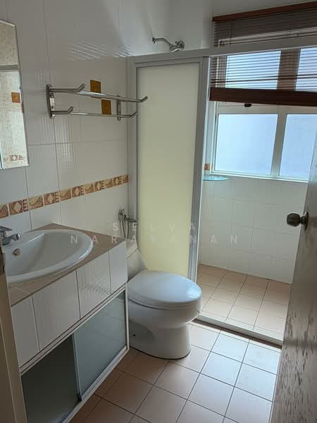 Rumah Berkembar untuk Dijual di Ampang Jaya (Ampang) - Selva Narayanan - Bathroom - PropertyGuru.com.my