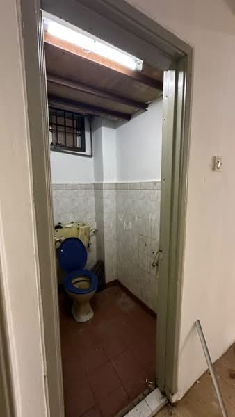 Kedai / Pejabat untuk Disewa di Taman Tan Sri Yaacob (Johor Bahru) - Kelvin Lim - Bathroom - PropertyGuru.com.my
