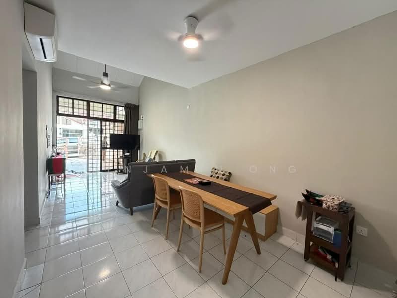 1-storey Terraced House for Sale in Taman Molek (Johor Bahru) - Benjamin Ong - Living Room - PropertyGuru.com.my