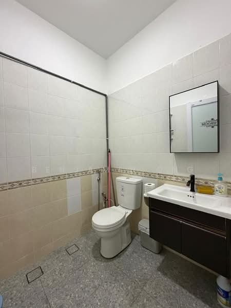 1-storey Terraced House for Sale in Taman Molek (Johor Bahru) - Benjamin Ong - Bathroom - PropertyGuru.com.my