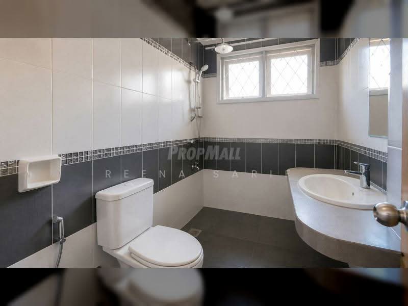 Bungalow for Sale in SS7 (Petaling Jaya) - Reena Sarif - Bathroom - PropertyGuru.com.my