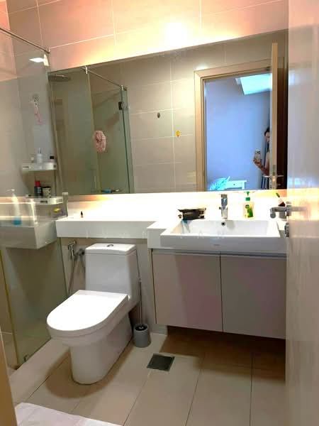 Servis Apartment untuk Disewa di Suasana Bukit Ceylon / Raja Chulan Residences - Ivan Tan - Bathroom - PropertyGuru.com.my
