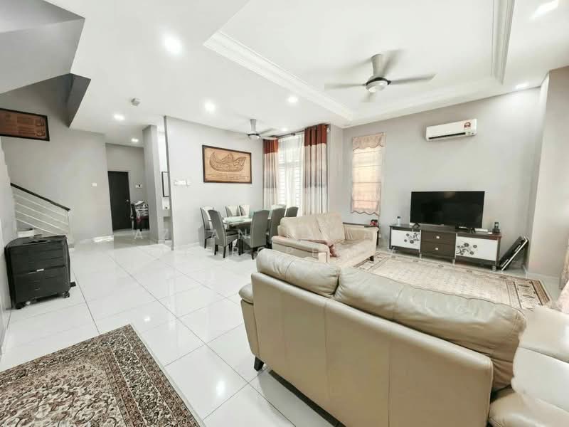 Rumah Kluster untuk Dijual di Johor Bahru (Johor) - Azlan Ismail aiproperty - Living Room - PropertyGuru.com.my