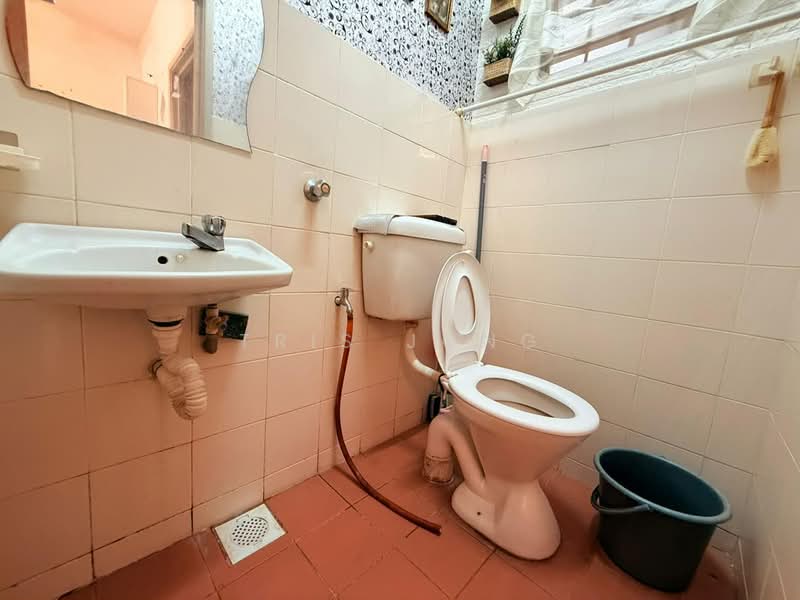 Rumah Teres 2 Tingkat untuk Dijual di Bandar Tasik Puteri (Rawang) - Tris Jong - Bathroom - PropertyGuru.com.my