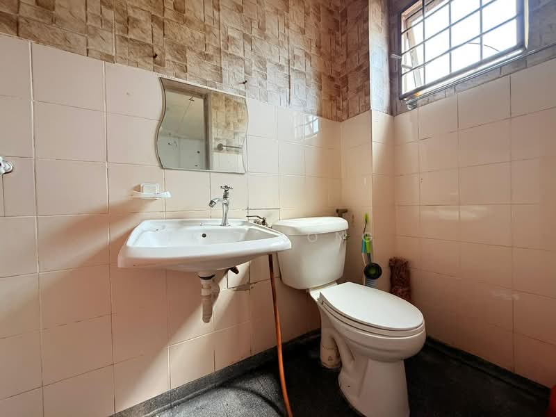Rumah Teres 2 Tingkat untuk Dijual di Bandar Tasik Puteri (Rawang) - Tris Jong - Bathroom - PropertyGuru.com.my