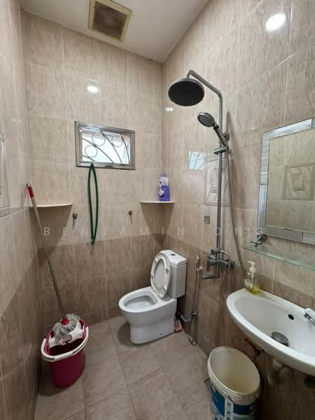 1-storey Terraced House for Rent in Bandar Baru Permas Jaya (Permas Jaya) - Benjamin Ong - Bathroom - PropertyGuru.com.my