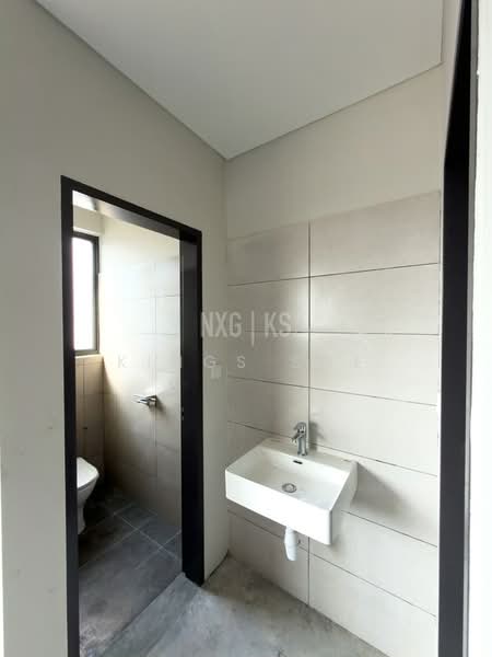 Semi-D Factory for Sale in Puncak Alam (Selangor) - Kings Soe - Bathroom - PropertyGuru.com.my