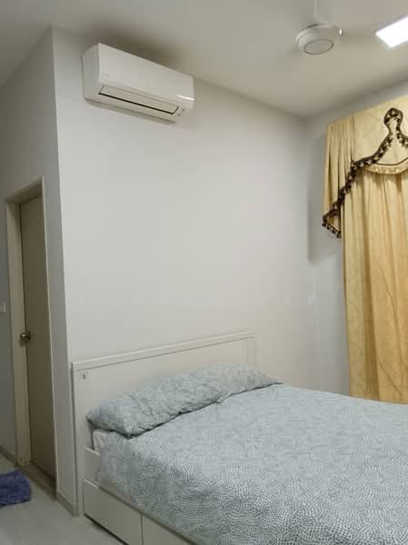 Kondominium untuk Disewa di The Haute Gurney - Edward Yap - Bedroom - PropertyGuru.com.my