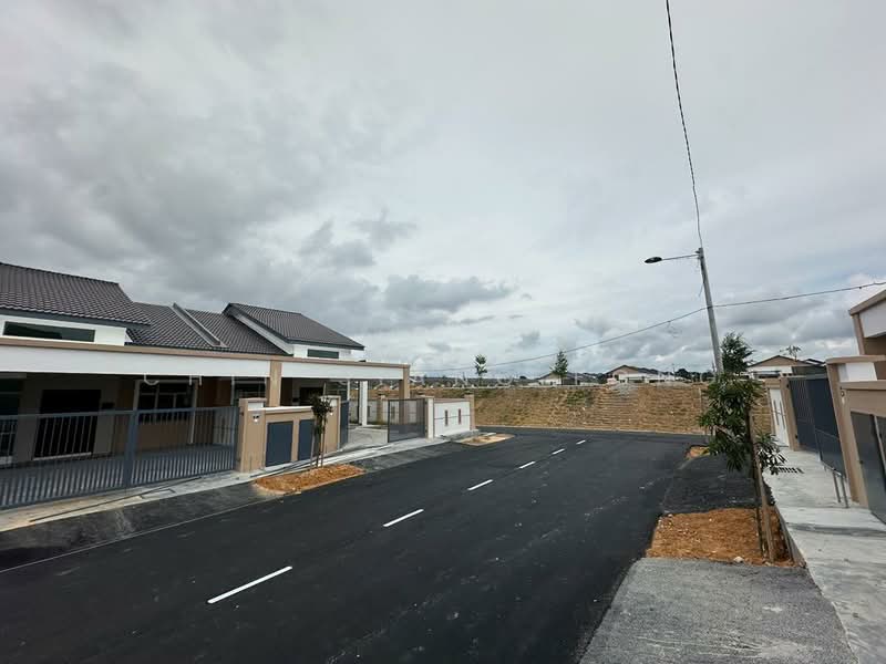 Rumah Teres 1-Tingkat untuk Disewa di Ayer Molek (Melaka) - Chin Siang Fong - Exterior - PropertyGuru.com.my