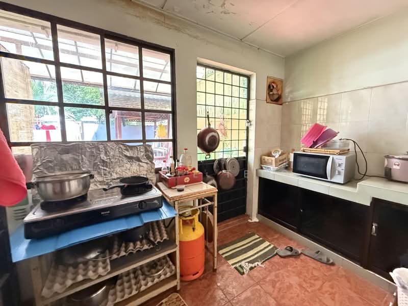 2-storey Terraced House for Sale in Mahkota Cheras (Cheras) - Willie Teng - Kitchen - PropertyGuru.com.my