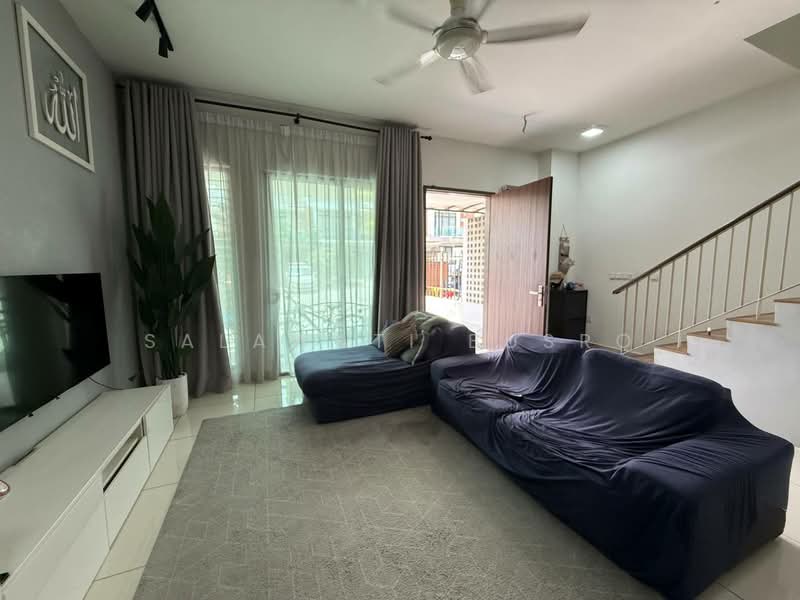 Rumah Teres untuk Dijual di Shah Alam (Selangor) - Salawati Busro - Living Room - PropertyGuru.com.my