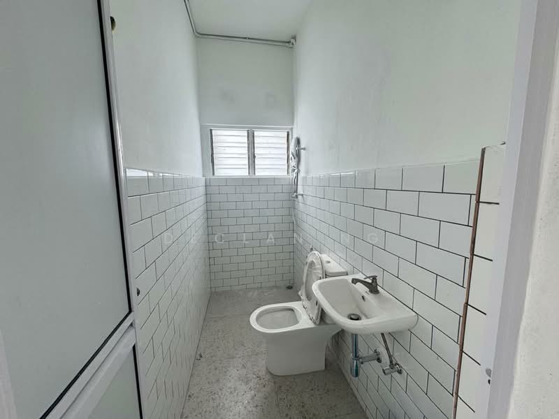 Commercial Semi-D for Rent in Tanjung Bungah (Penang) - Declan Ng - Bathroom - PropertyGuru.com.my