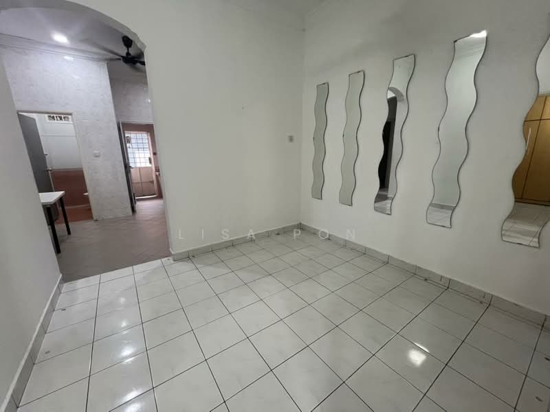 Rumah Teres 1.5 Tingkat untuk Disewa di Taman Molek (Johor Bahru) - Lisa Pon - PropertyGuru.com.my