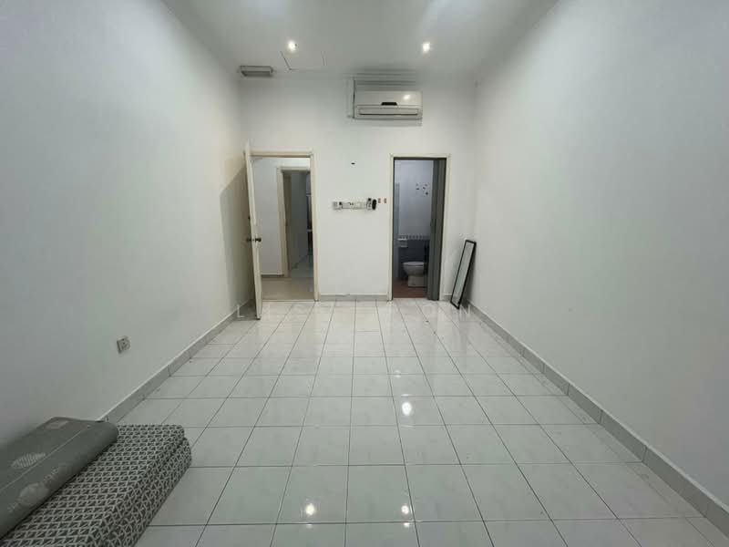 Rumah Teres 1.5 Tingkat untuk Disewa di Taman Molek (Johor Bahru) - Lisa Pon - PropertyGuru.com.my