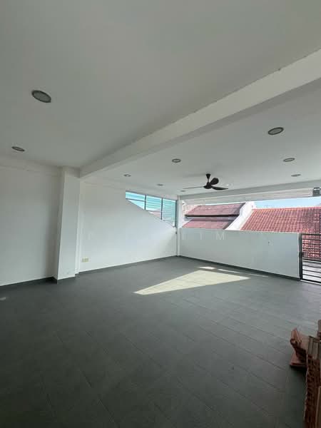 Shop for Rent in George Town (Penang) - Paul Lim - Balcony - PropertyGuru.com.my
