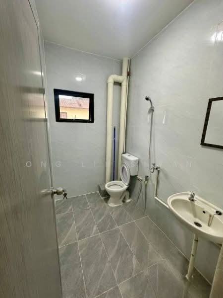 Rumah Flat untuk Dijual di Flat Bandar Selesa Jaya @ Jalan Silat Gayong - Ong Lih Shyan - Bathroom - PropertyGuru.com.my
