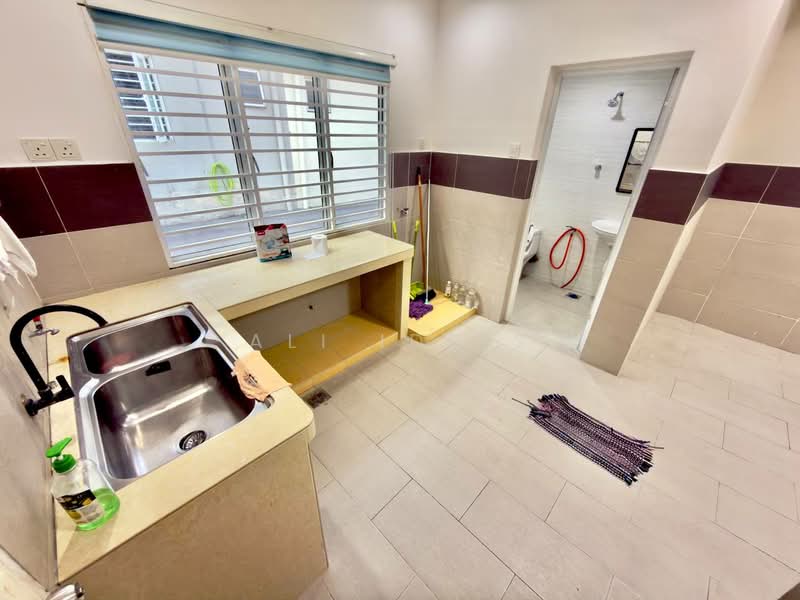 2-storey Terraced House for Sale in Bandar Mahkota Cheras (Cheras) - Ali Idris - Kitchen - PropertyGuru.com.my