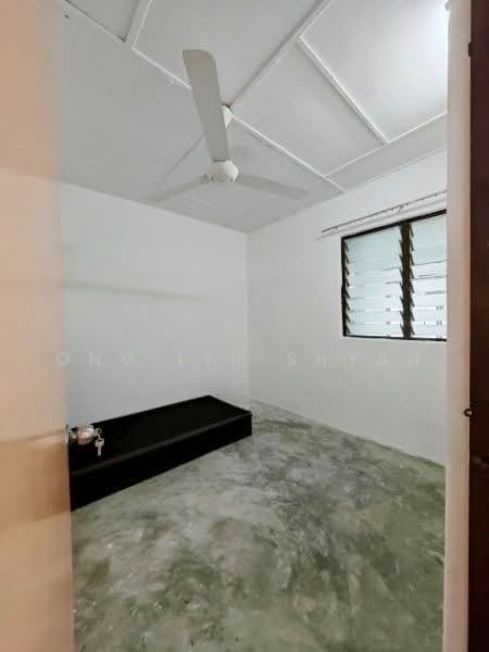 Flat for Sale at Flat Taman Ungku Tun Aminah - Ong Lih Shyan - Interior - PropertyGuru.com.my