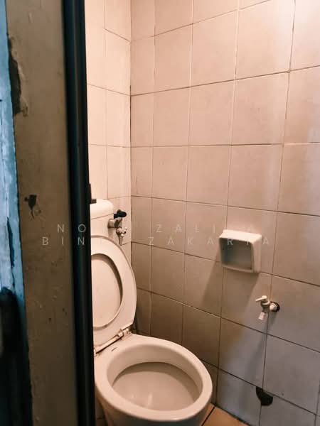 Rumah Flat untuk Disewa di Dataran Otomobil - Noor Zalifa Binti Zakaria - Bathroom - PropertyGuru.com.my