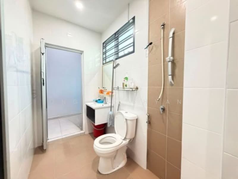 Rumah Teres 2-Tingkat untuk Dijual di Taman Pulai Jaya (Kulai) - Ong Lih Shyan - Bathroom - PropertyGuru.com.my