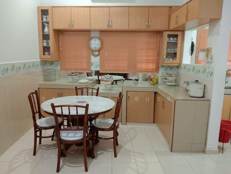 Rumah Teres 1 Tingkat untuk Dijual di Seksyen 24 (Shah Alam) - Salawati Busro - Kitchen - PropertyGuru.com.my