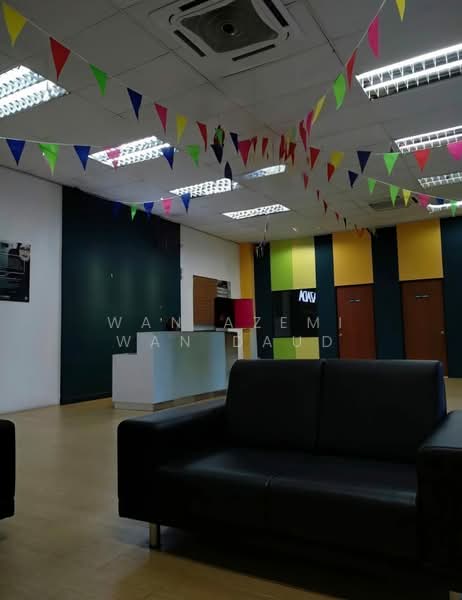 Warehouse for Rent in Subang Jaya (Selangor) - Wan Azemi Wan Daud - Lobby - PropertyGuru.com.my
