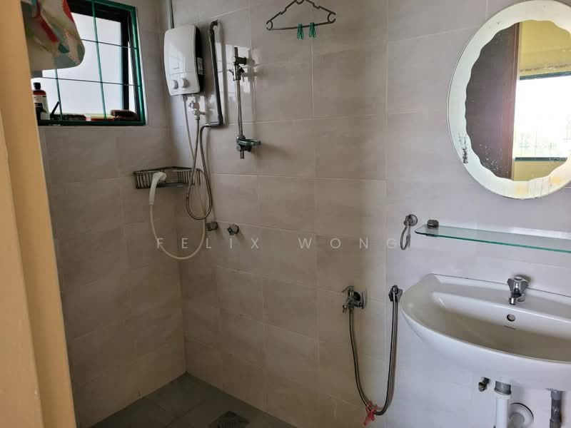 Kondominium untuk Dijual di Kelana Parkview Condominium - Felix Wong - Bathroom - PropertyGuru.com.my